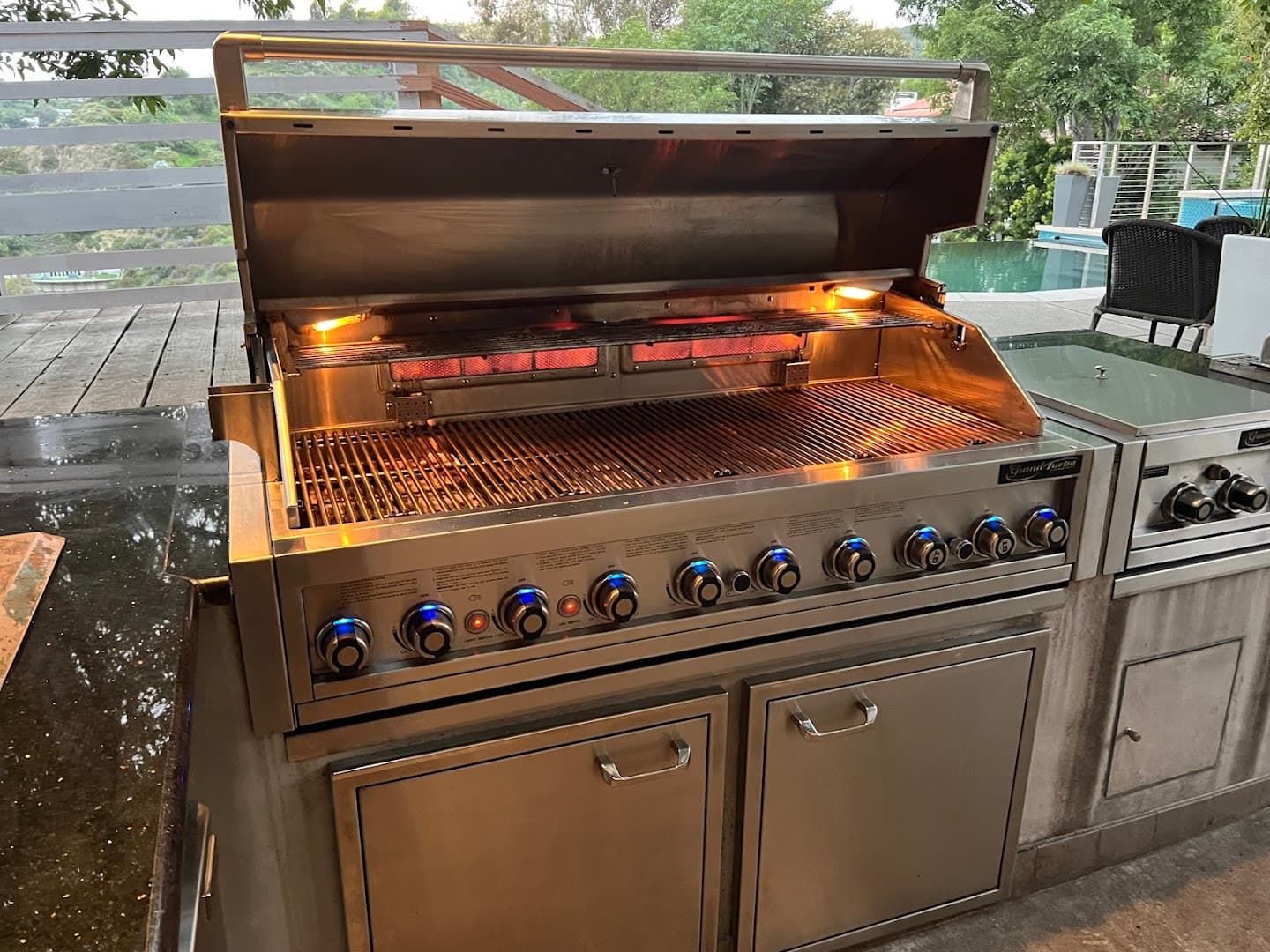 Marc's Pro Grill Cleaning image 1