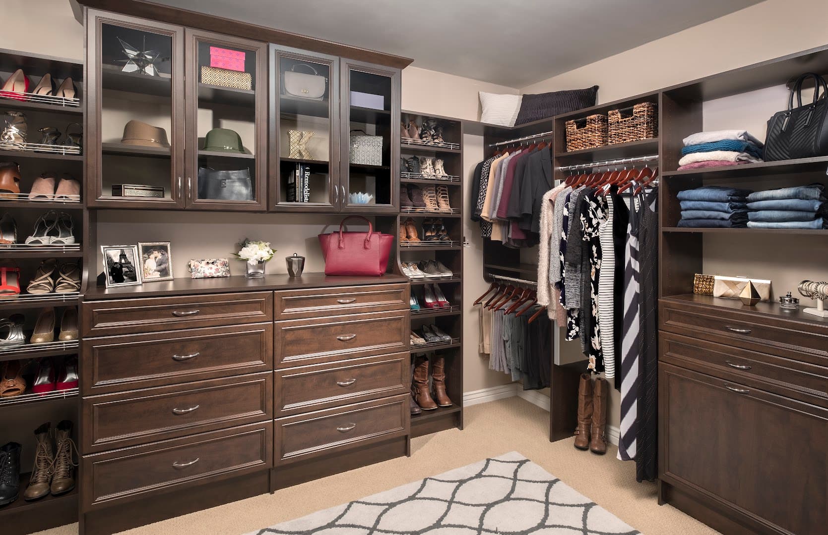 Elegant Closets image 2